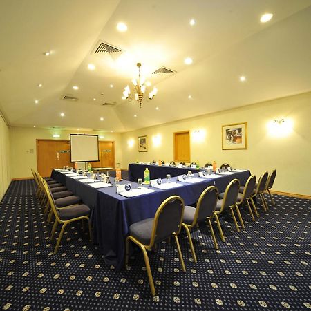 Best Western Plus Bentley Hotel, Leisure Club & Spa Thorpe on the Hill  외부 사진