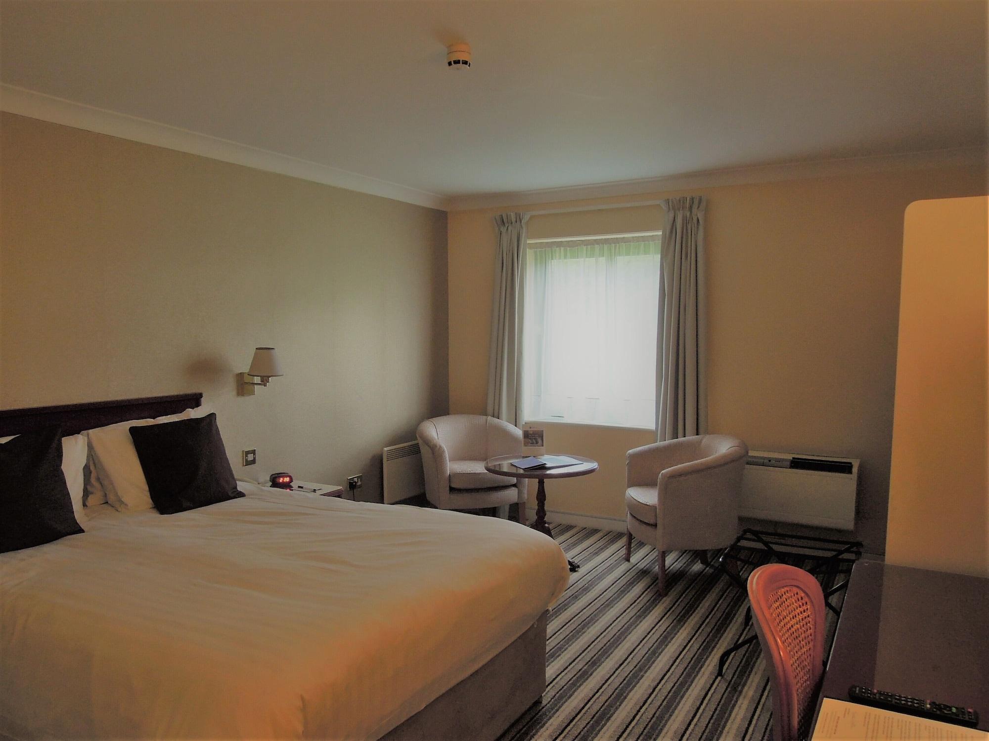Best Western Plus Bentley Hotel, Leisure Club & Spa Thorpe on the Hill  외부 사진