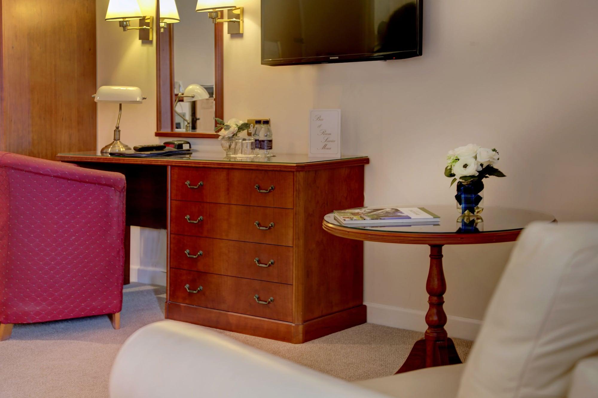 Best Western Plus Bentley Hotel, Leisure Club & Spa Thorpe on the Hill  외부 사진