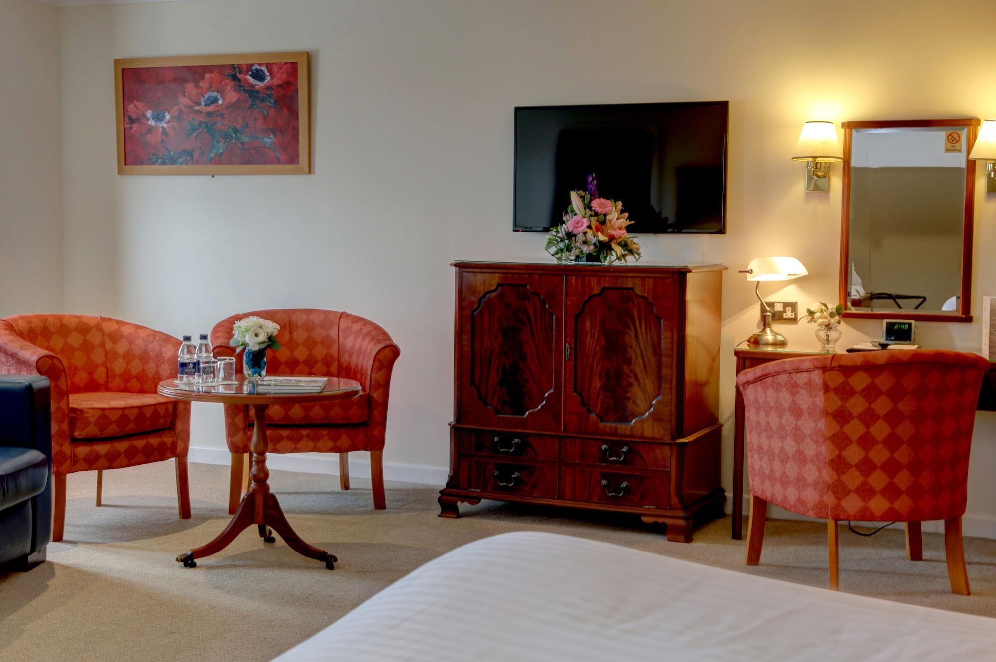 Best Western Plus Bentley Hotel, Leisure Club & Spa Thorpe on the Hill  외부 사진