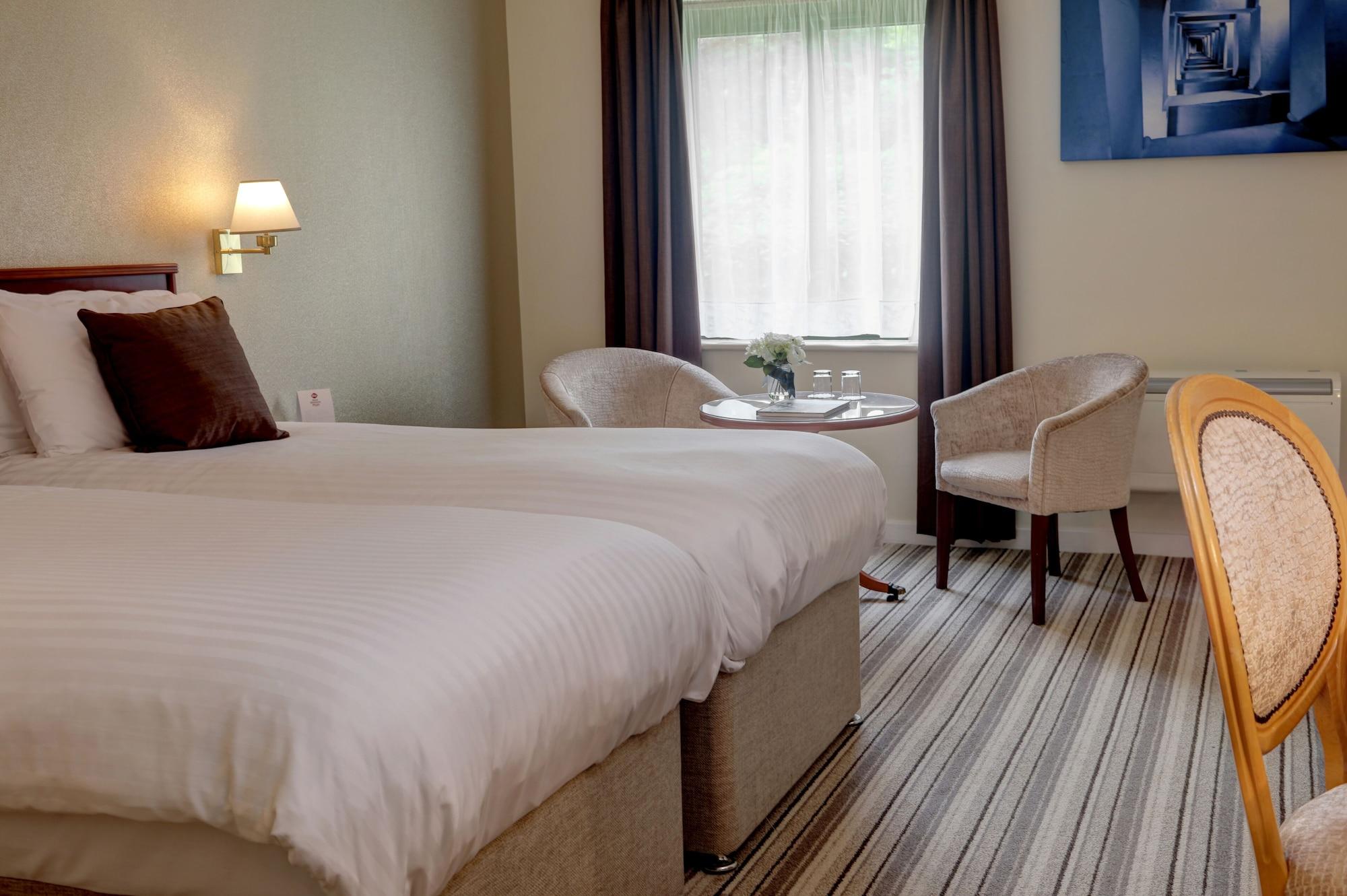 Best Western Plus Bentley Hotel, Leisure Club & Spa Thorpe on the Hill  외부 사진