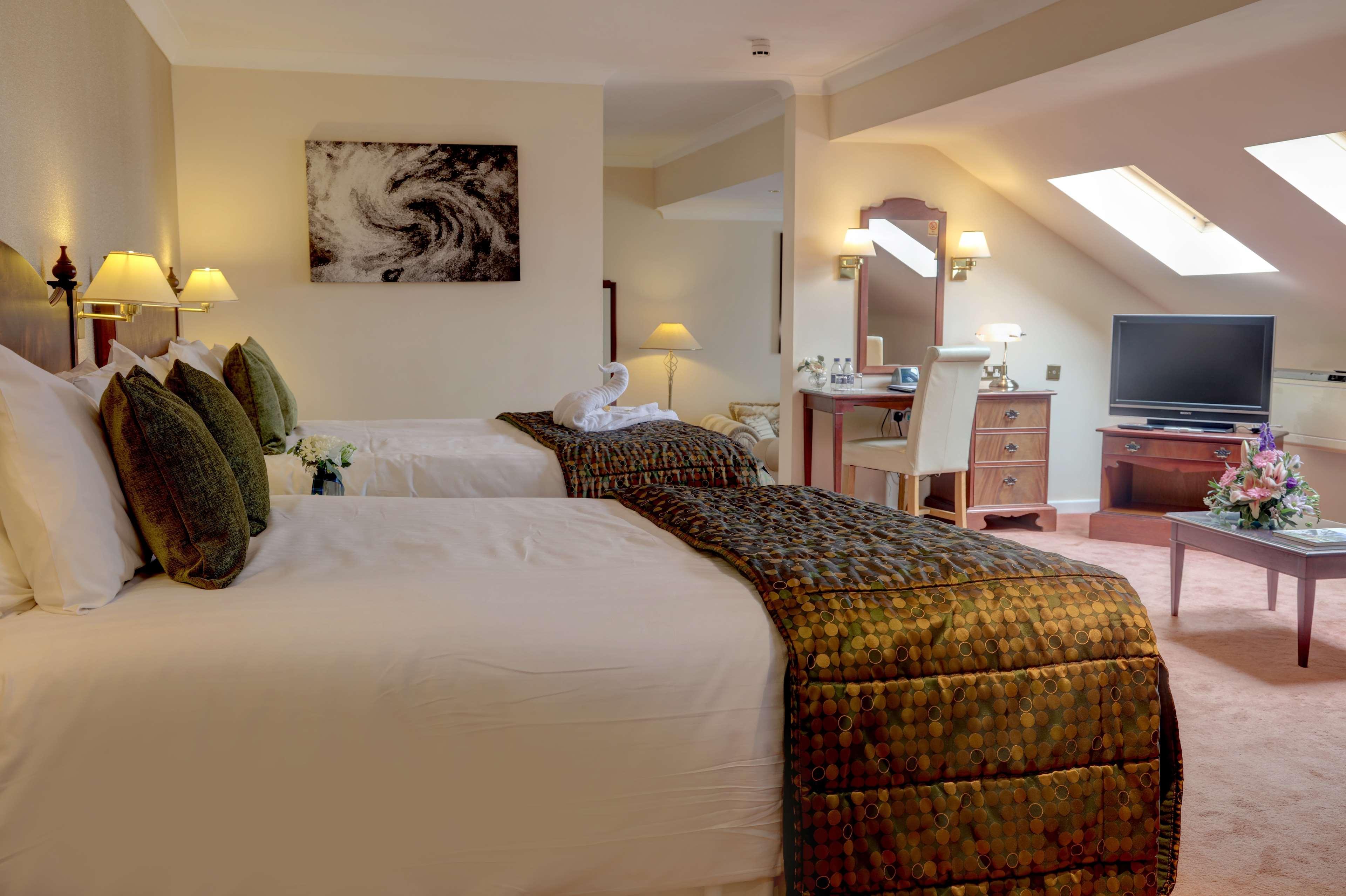 Best Western Plus Bentley Hotel, Leisure Club & Spa Thorpe on the Hill  외부 사진
