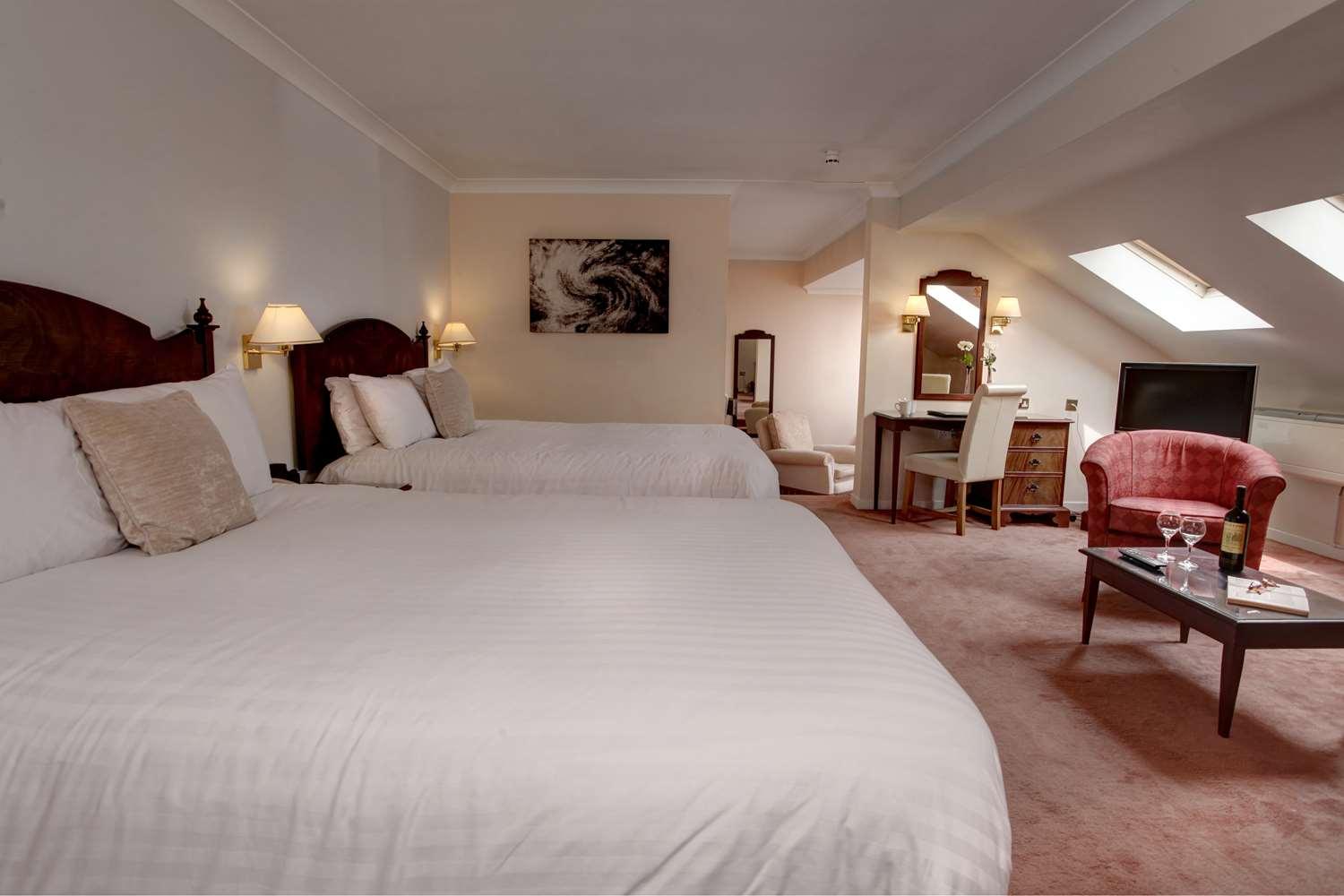 Best Western Plus Bentley Hotel, Leisure Club & Spa Thorpe on the Hill  외부 사진