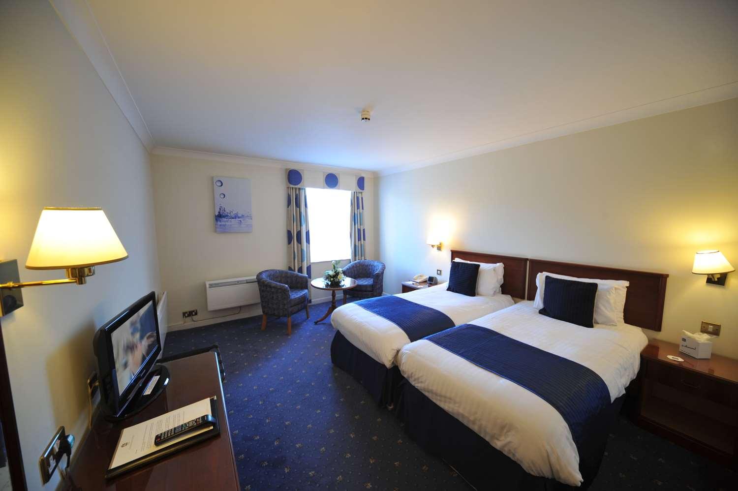 Best Western Plus Bentley Hotel, Leisure Club & Spa Thorpe on the Hill  외부 사진