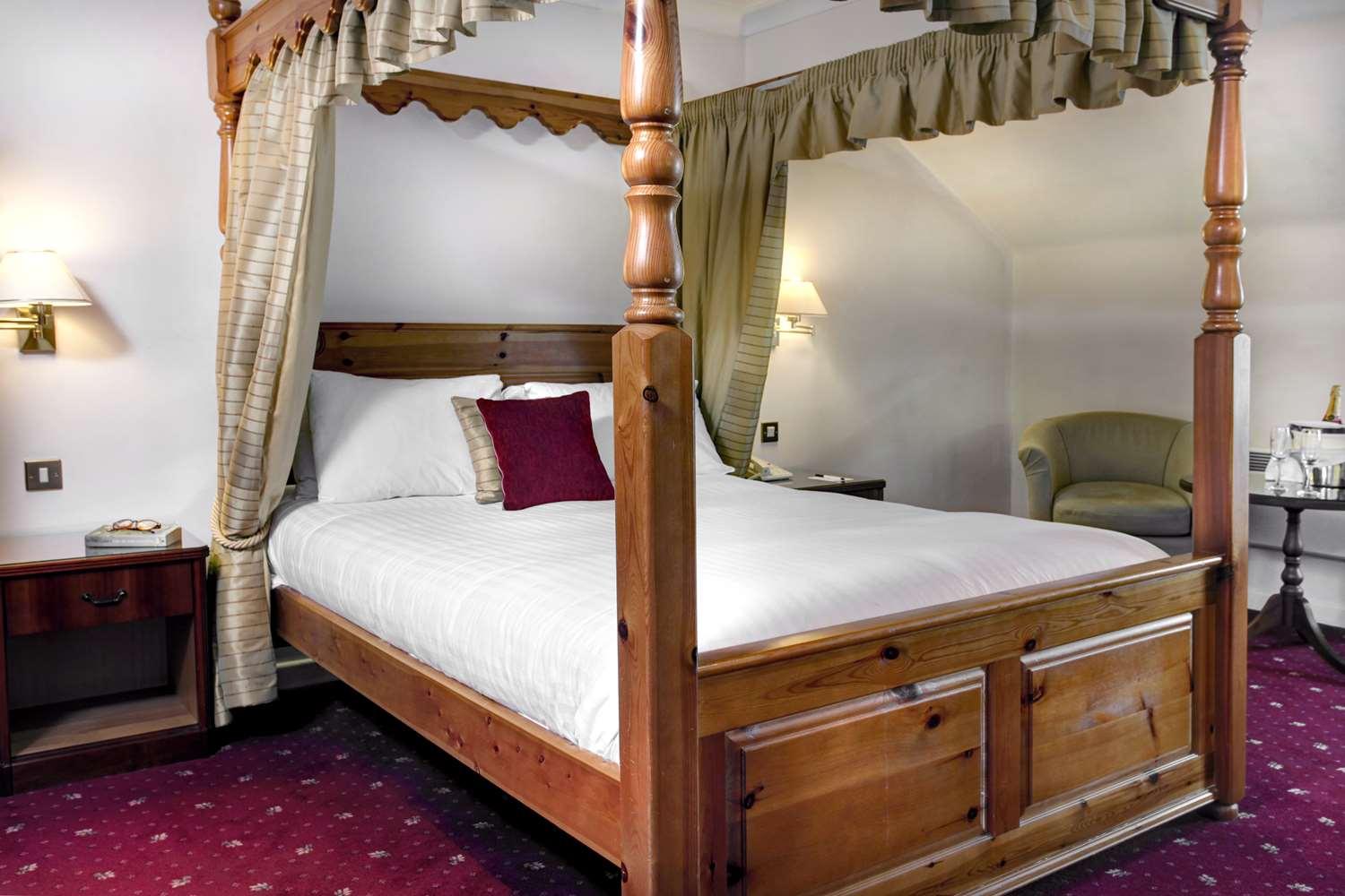 Best Western Plus Bentley Hotel, Leisure Club & Spa Thorpe on the Hill  외부 사진