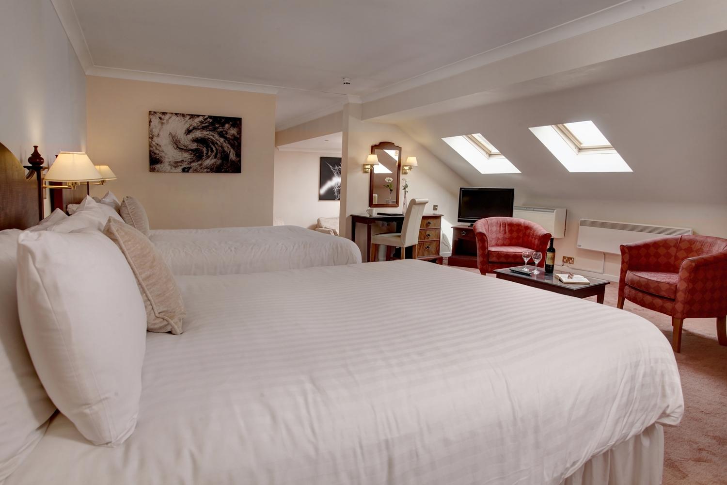 Best Western Plus Bentley Hotel, Leisure Club & Spa Thorpe on the Hill  외부 사진