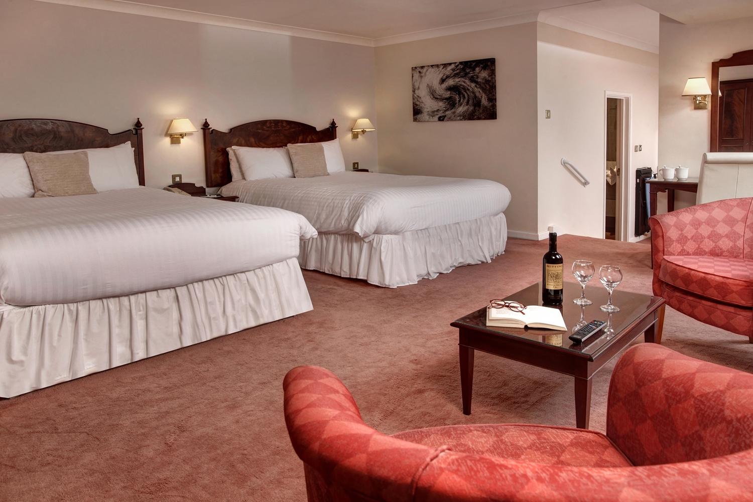 Best Western Plus Bentley Hotel, Leisure Club & Spa Thorpe on the Hill  외부 사진