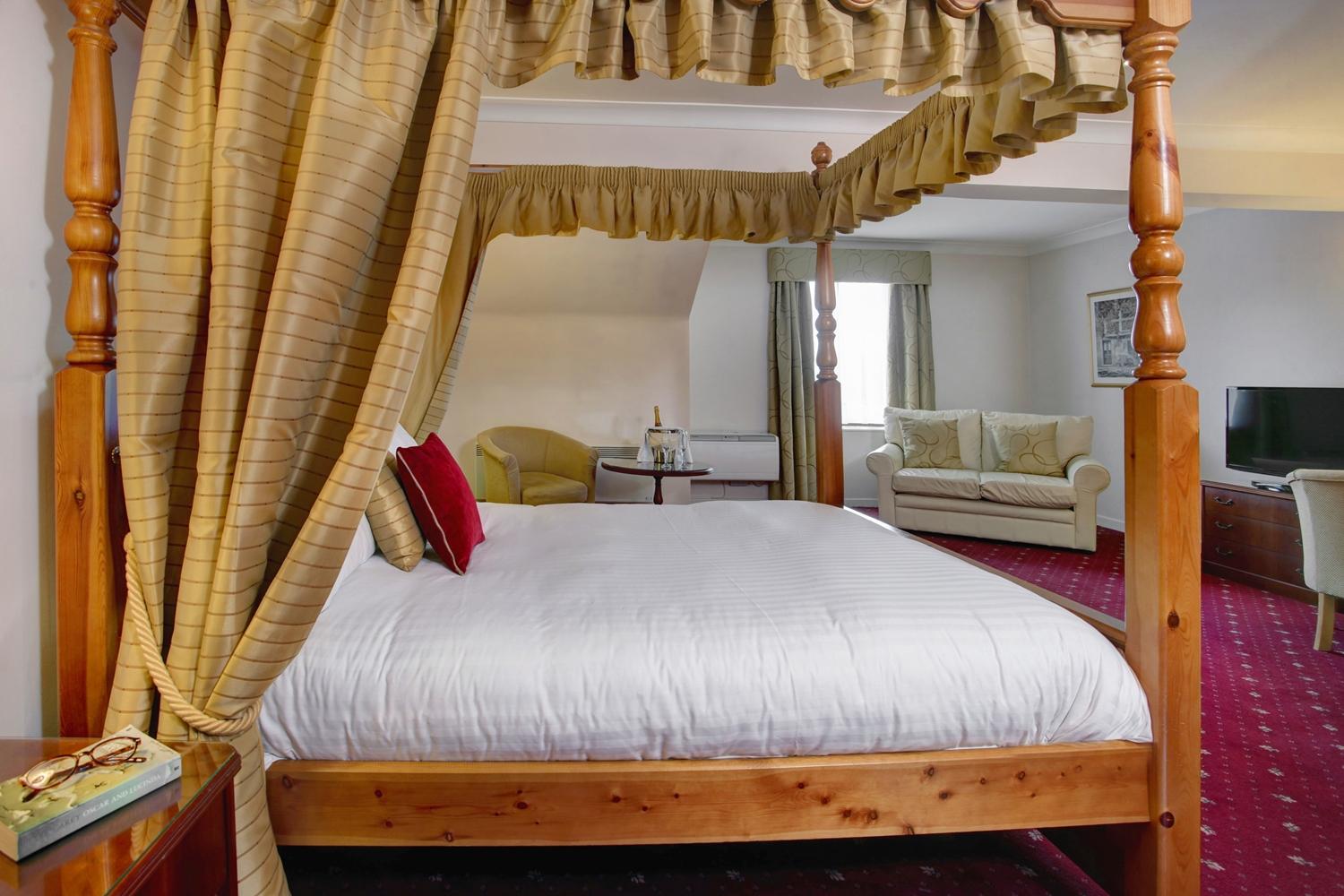Best Western Plus Bentley Hotel, Leisure Club & Spa Thorpe on the Hill  외부 사진