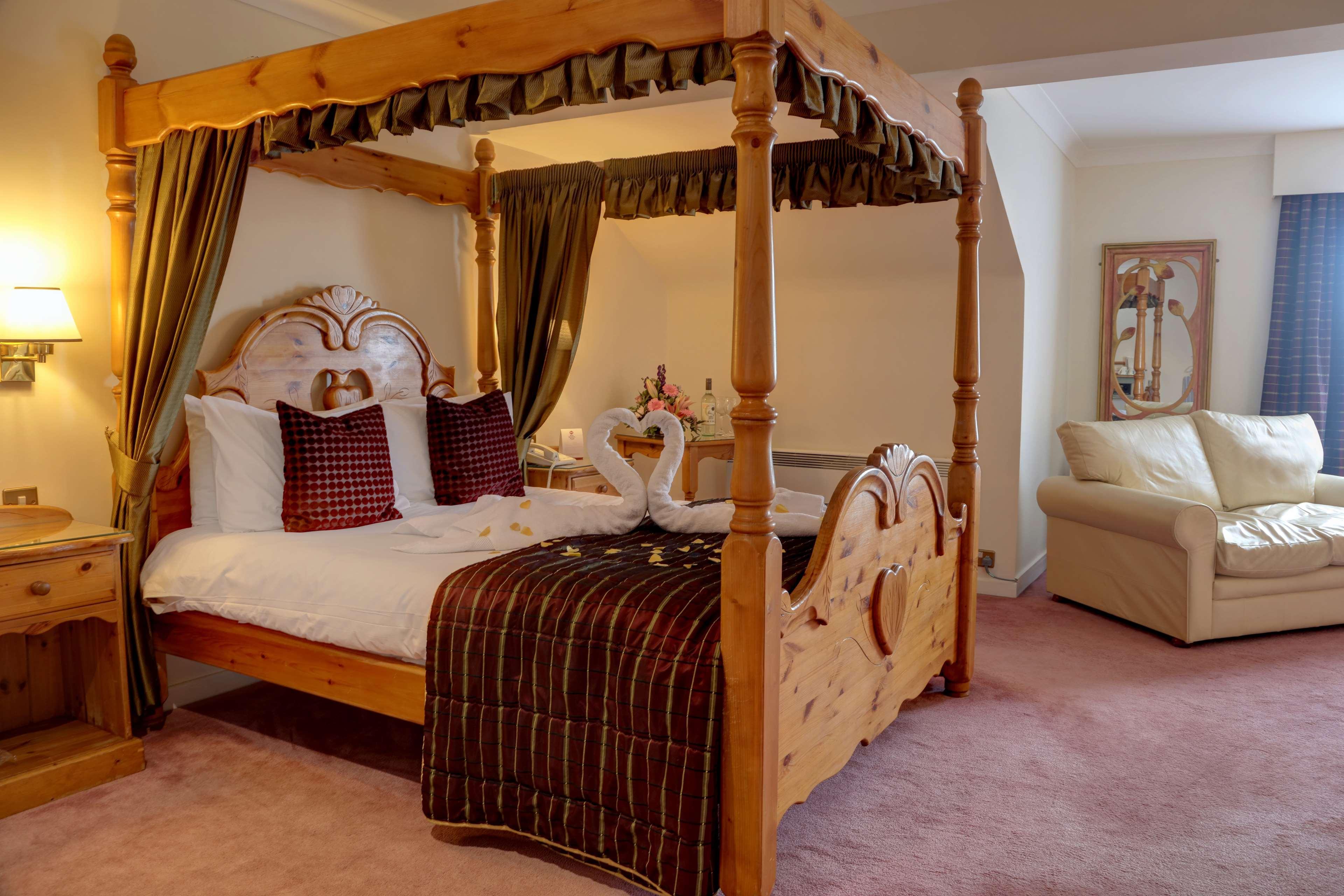 Best Western Plus Bentley Hotel, Leisure Club & Spa Thorpe on the Hill  외부 사진