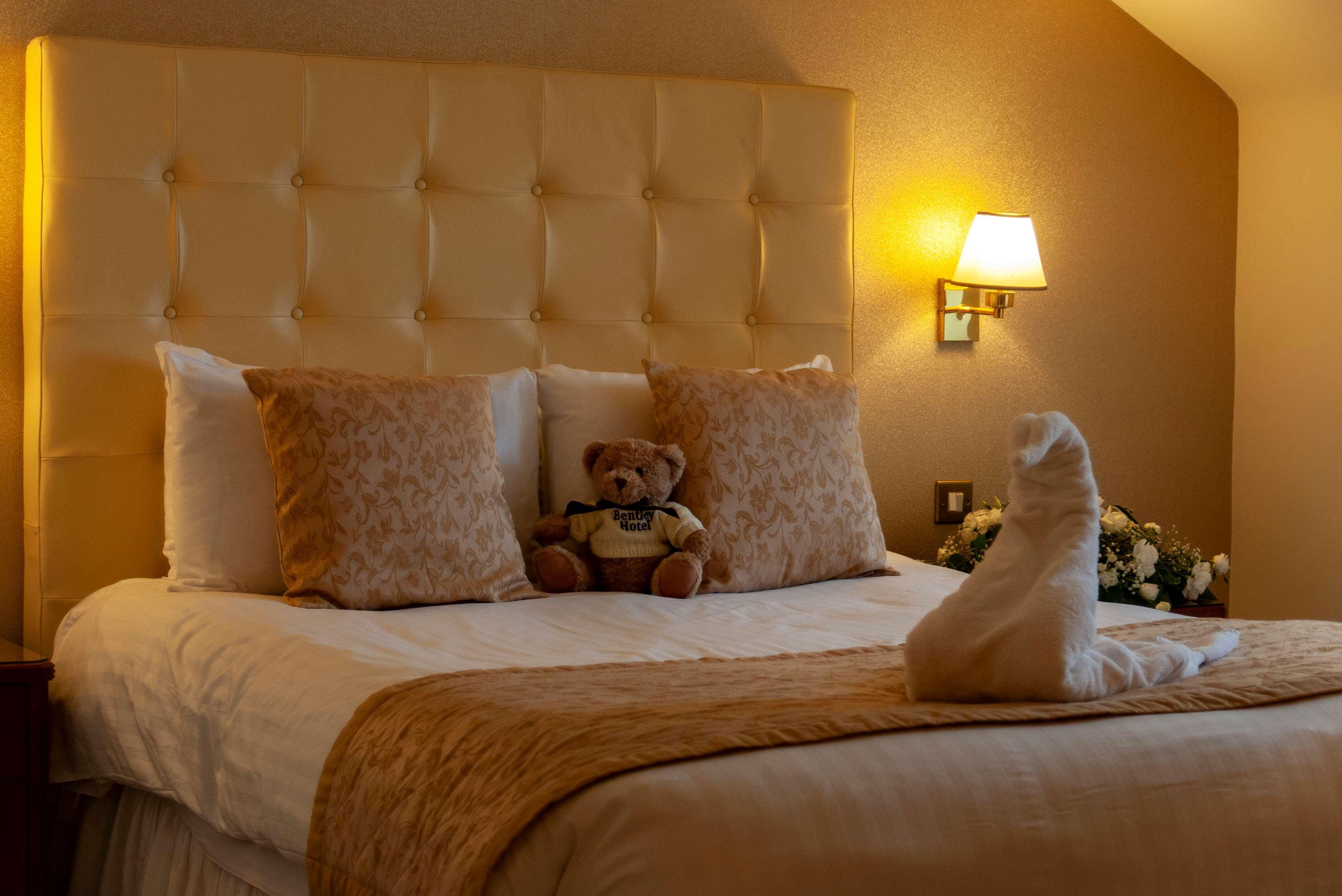 Best Western Plus Bentley Hotel, Leisure Club & Spa Thorpe on the Hill  외부 사진