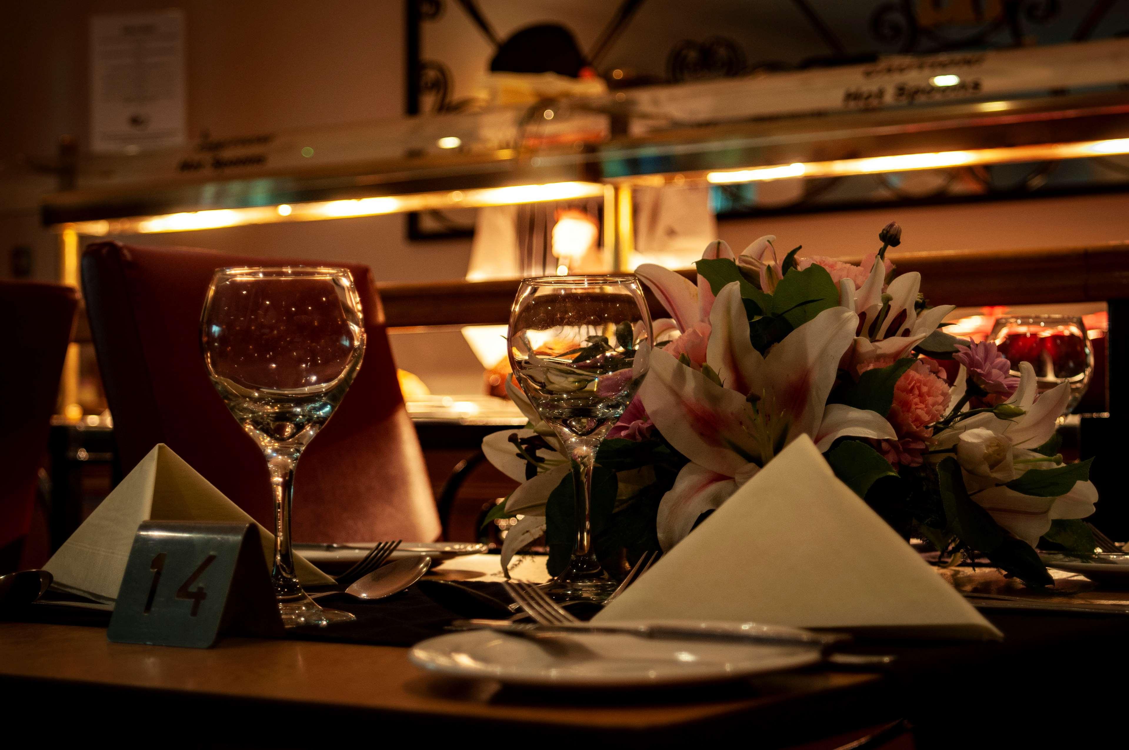 Best Western Plus Bentley Hotel, Leisure Club & Spa Thorpe on the Hill  외부 사진