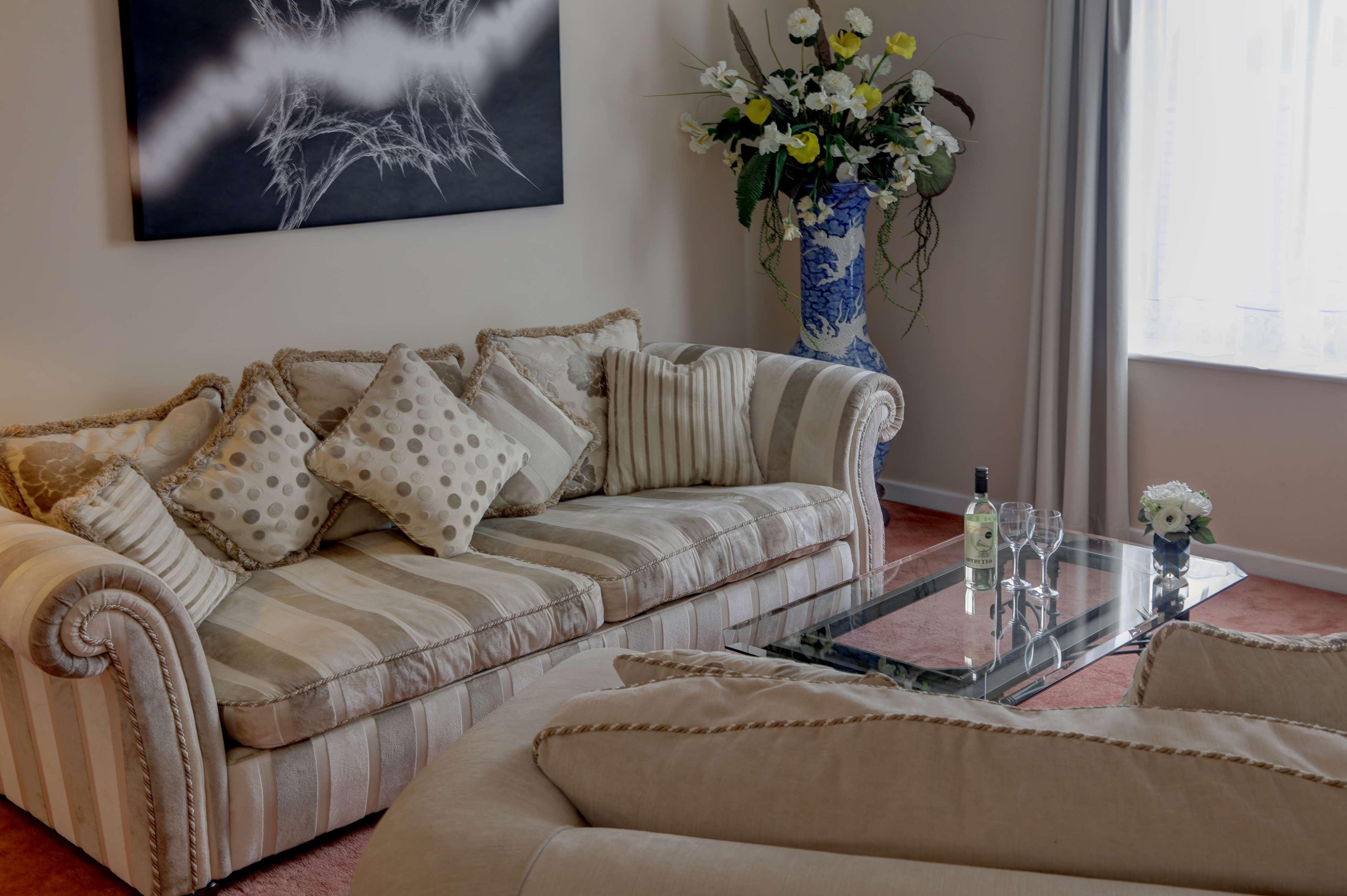 Best Western Plus Bentley Hotel, Leisure Club & Spa Thorpe on the Hill  외부 사진