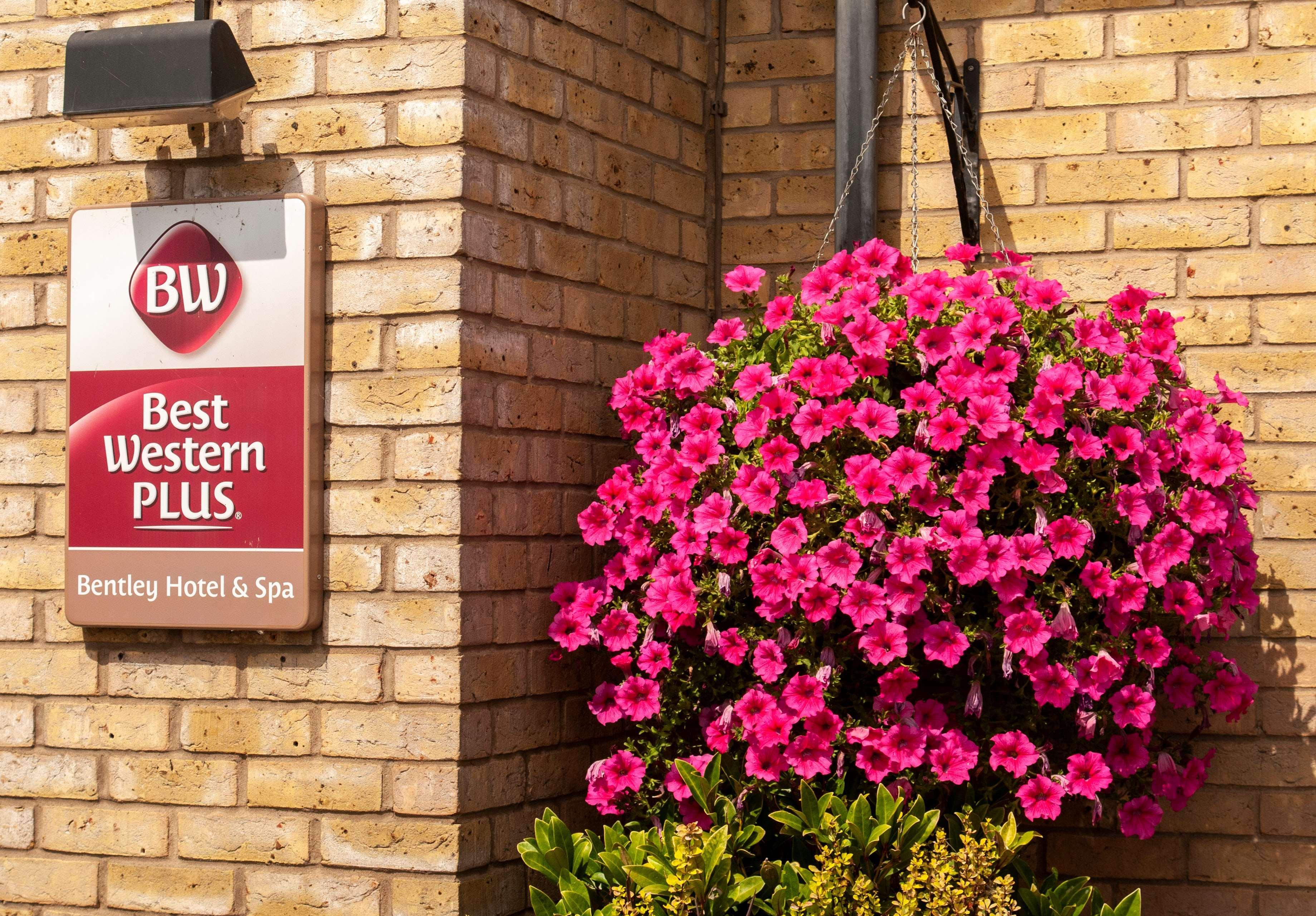 Best Western Plus Bentley Hotel, Leisure Club & Spa Thorpe on the Hill  외부 사진