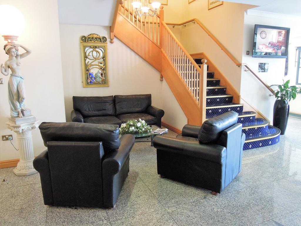 Best Western Plus Bentley Hotel, Leisure Club & Spa Thorpe on the Hill  외부 사진