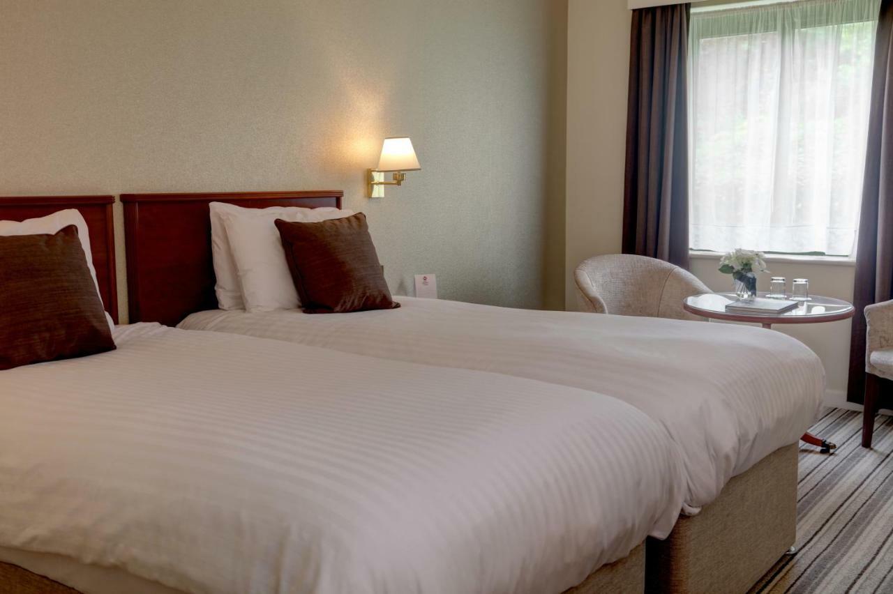Best Western Plus Bentley Hotel, Leisure Club & Spa Thorpe on the Hill  외부 사진