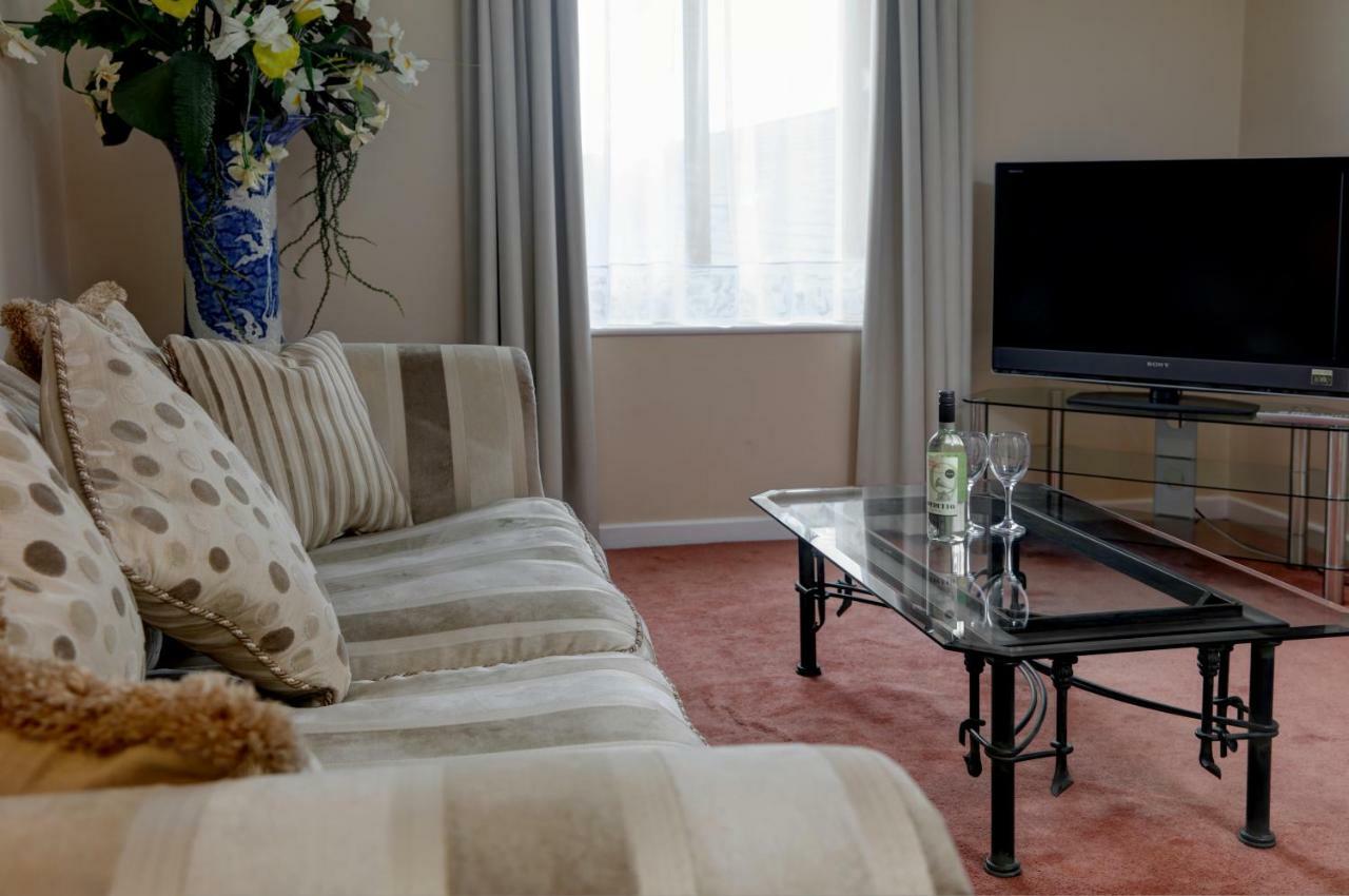 Best Western Plus Bentley Hotel, Leisure Club & Spa Thorpe on the Hill  외부 사진