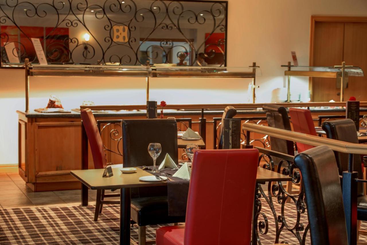Best Western Plus Bentley Hotel, Leisure Club & Spa Thorpe on the Hill  외부 사진